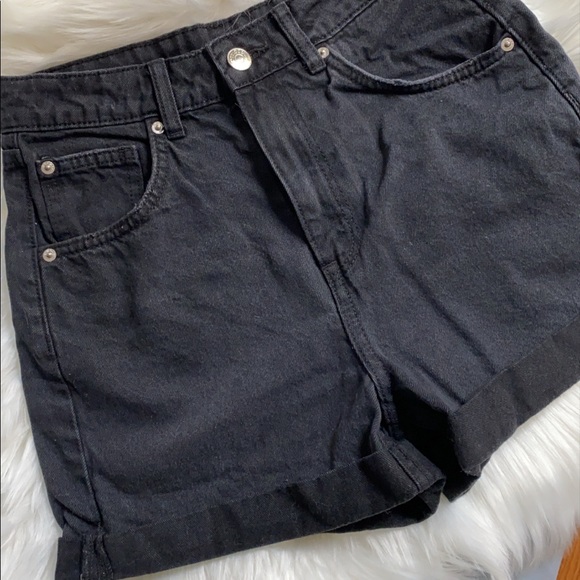 Short Pants - Picture 2 of 2